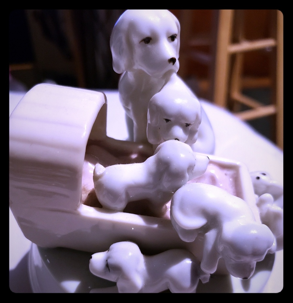 A Summit collection exclus 1991 Dog Music Figurine